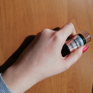 Maybelline New York Master Strobing Stick, Illuminating Highlighter [Face Studio Strobing Stick] (Rozświetlacz w sztyfcie) - opinie | zdjęcie do recenzji od Luqia