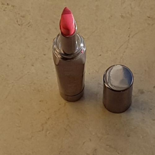 BeneFit They're real! Double The Lip (Pomadka i konturówka do ust w jednym) - opinie | zdjęcie do recenzji od Iwona_C - 2
