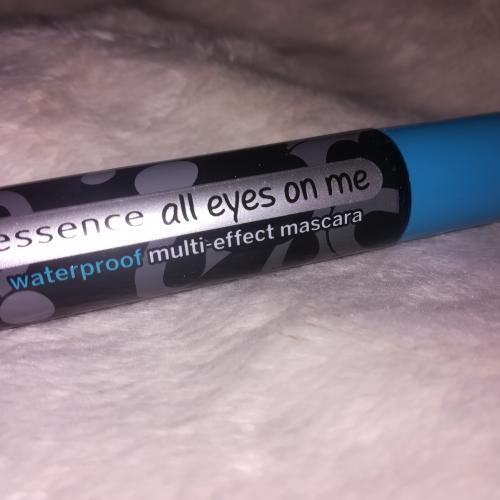 Essence All Eyes On Me, Waterproof Mascara (Wodoodporny tusz do rzęs) - opinie | zdjęcie do recenzji od Paula973006