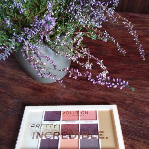 Revolution Beauty (Makeup Revolution) Pretty Incredible, Eyeshadow Palette (Paleta 11 cieni do powiek) - opinie | zdjęcie do recenzji od Kaya000000 - 1