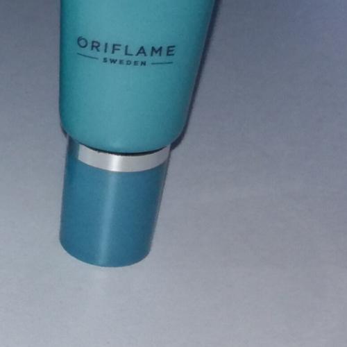 Oriflame Novage, True Perfection, Refreshing Eye Illuminator (Rozświetlająco-odświeżający krem pod oczy  (nowa wersja)) - opinie | zdjęcie do recenzji od Karola12050 - 1