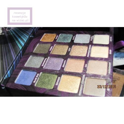 Urban Decay Book of Shadows Volume IV, Eyeshadow Palette (Paleta do makijażu oczu) - opinie | zdjęcie do recenzji od Blackigirl - 1