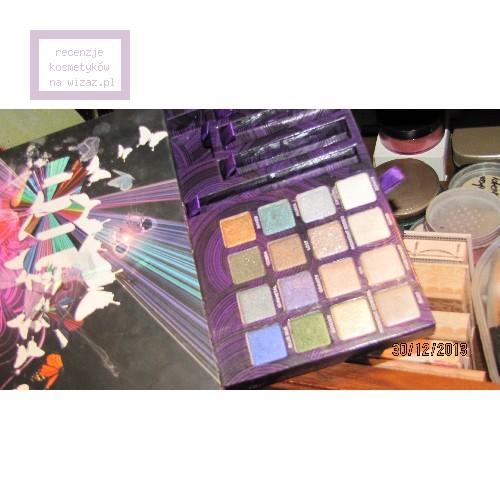 Urban Decay Book of Shadows Volume IV, Eyeshadow Palette (Paleta do makijażu oczu) - opinie | zdjęcie do recenzji od Blackigirl - 2