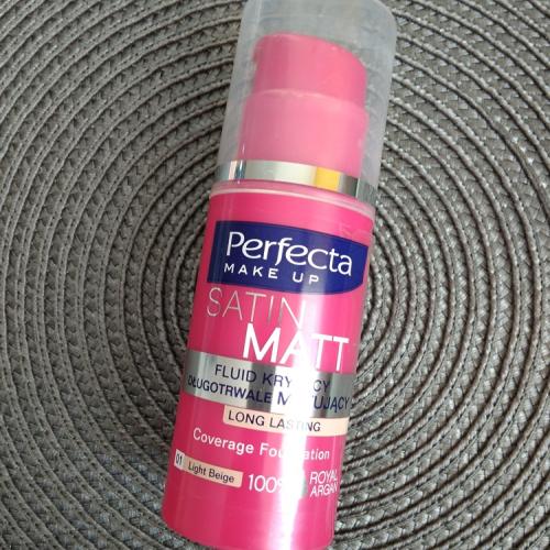 Perfecta Beauty, Satin Matt (Fluid matująco - kryjący) - opinie | zdjęcie do recenzji od ksanaru