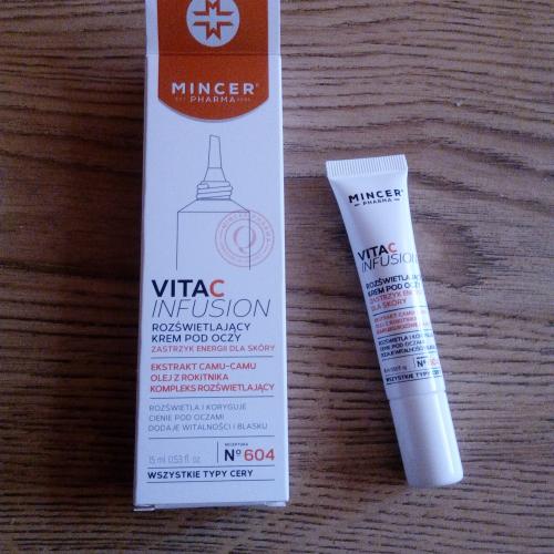 Mincer Pharma Vita C Infusion, Rozświetlający krem pod oczy Nr 604 - opinie | zdjęcie do recenzji od JustynaJusia