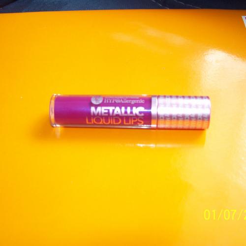 Bell HYPOAllergenic, Metallic Liquid Lips by Marcelina (Płynna pomadka metaliczna) - opinie | zdjęcie do recenzji od Smerfeta83 - 1