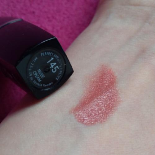 IsaDora Perfect Moisture Lipstick (Pomadka nawilżająca) - opinie | zdjęcie do recenzji od Keisha - 1