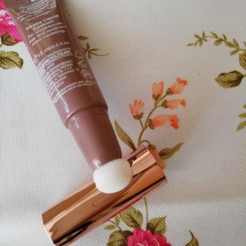 Cashmere Contouring, Strobe Highlighting Liquid Cushion (Rozświetlacz z gąbęczką) - opinie | zdjęcie do recenzji od Ewi1990 - 2