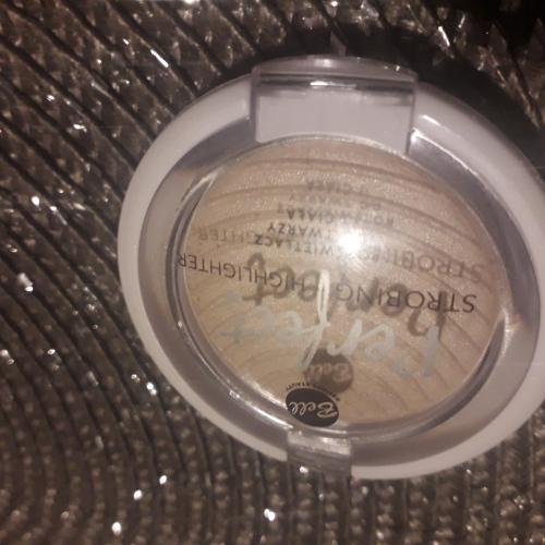Bell Perfect, Strobing Highlighter (Rozświetlacz do twarzy i ciała) - opinie | zdjęcie do recenzji od Bleomycyna - 2