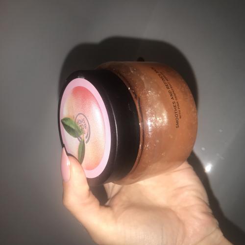 The Body Shop Pink Grapefruit Exfoliating Gel Body Scrub (Peeling do ciała `Różowy grejpfrut`) - opinie | zdjęcie do recenzji od rozarozewicz - 2