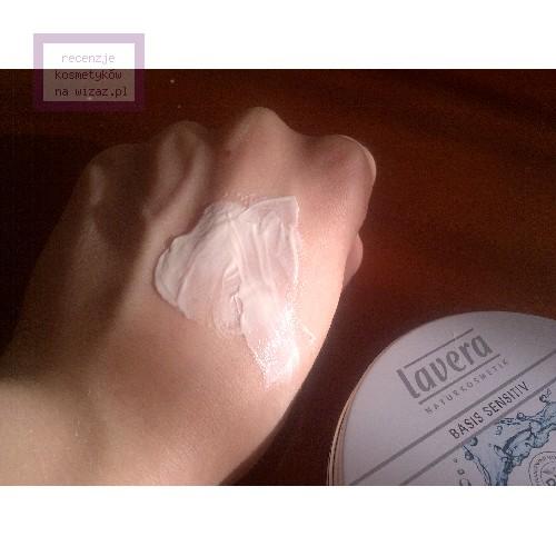 Lavera Basis Sensitiv, Creme All - Round Cream (Krem pielęgnacyjny z masłem shea i olejem ze słodkich migdałów) - opinie | zdjęcie do recenzji od Astray_lif - 1