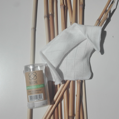 Biolove Bamboo Face Cloth (Bambusowa ściereczka do demakijażu twarzy) - opinie | zdjęcie do recenzji od BlackisBlack - 2