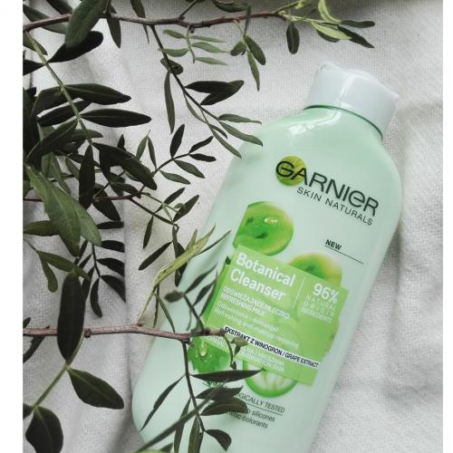Garnier Botanical Cleanser, Refreshing Milk (Odświeżające mleczko z ekstraktem z winogron do skóry normalnej i mieszanej) - opinie | zdjęcie do recenzji od ev6