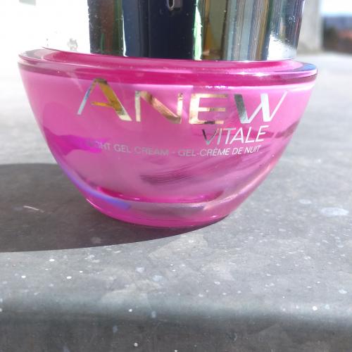 Avon Anew Vitale 25+,  Night Gel Cream (Żel - krem na noc) - opinie | zdjęcie do recenzji od nostami - 1
