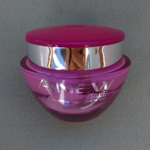 Avon Anew Vitale 25+,  Night Gel Cream (Żel - krem na noc) - opinie | zdjęcie do recenzji od nostami - 2
