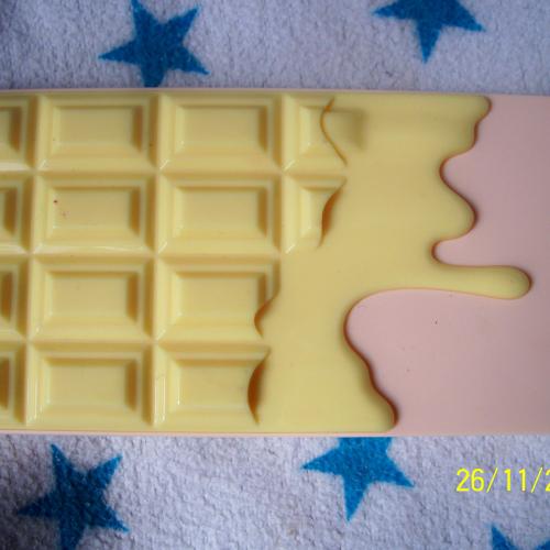 I Heart Revolution Lemon Drizzle Chocolate Shadow Palette (Paleta 18 cieni do powiek) - opinie | zdjęcie do recenzji od Smerfeta83 - 1