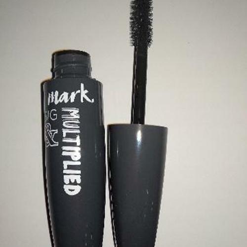 Avon Mark., Big & Multiplied Volume Mascara (Pogrubiający i rozdzielający tusz do rzęs) - opinie | zdjęcie do recenzji od Smerfetka3