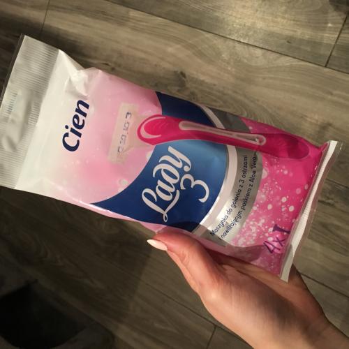 Cien Lady 3, Maszynka do golenia z 3 ostrzami i nawiżającym paskiem z Aloe Vera - opinie | zdjęcie do recenzji od 41a5bb885ce8145655f630d001d26af06a407e05_5ea8b5725a150