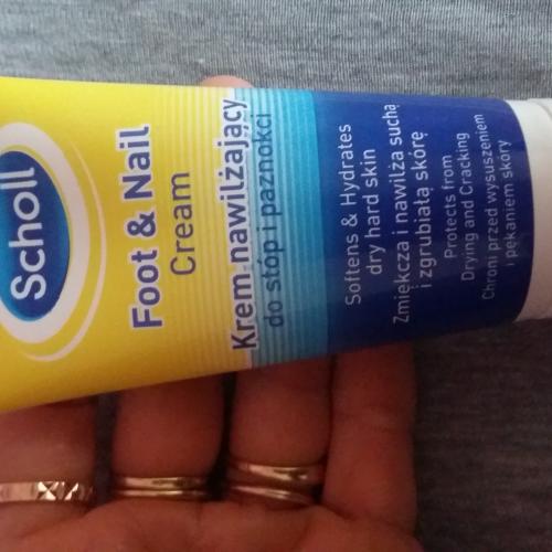Scholl Foot & Nail Cream (Krem nawilżający do stóp i paznokci (nowa wersja)) - opinie | zdjęcie do recenzji od Monia89g