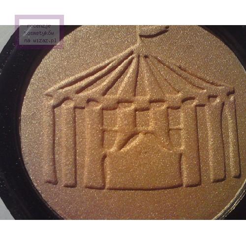 Essence Circus Circus, Highlighter powder (Puder rozświetlający) - opinie | zdjęcie do recenzji od v-x-n - 1