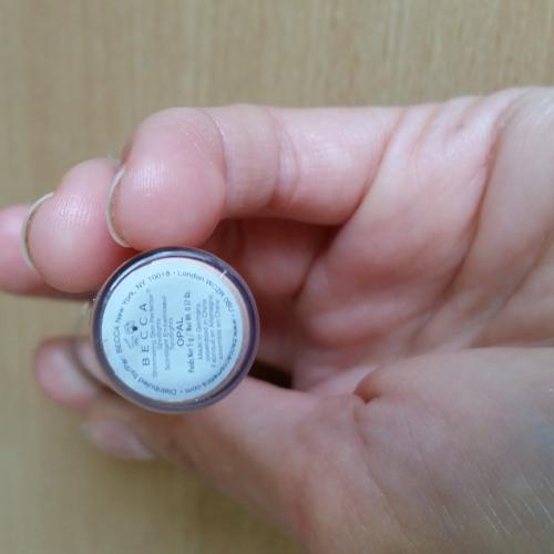 Becca Cosmetics Shimmering Skin Perfector Liquid (Rozświetlacz w płynie) - opinie | zdjęcie do recenzji od weroncia85 - 2