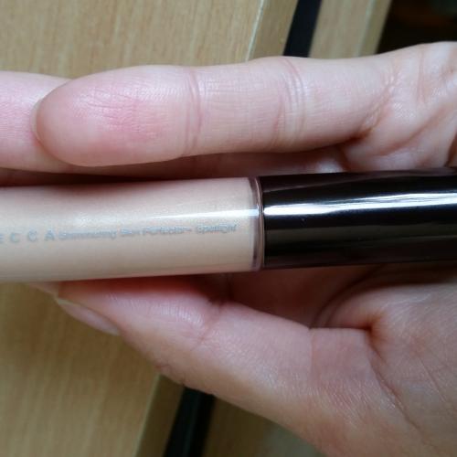 Becca Cosmetics Shimmering Skin Perfector Liquid (Rozświetlacz w płynie) - opinie | zdjęcie do recenzji od weroncia85 - 3