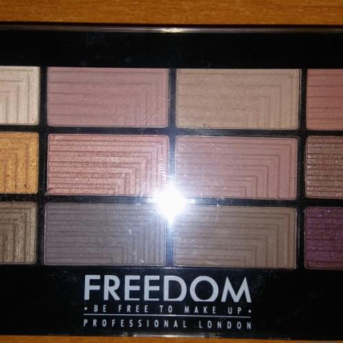 Freedom Makeup London Pro 12, Dreamcatcher Eyeshadow palette (Paleta 12 cieni do oczu) - opinie | zdjęcie do recenzji od 6d74a1f1832b8fb205aac8124833f6679e038eac_604c00936076f