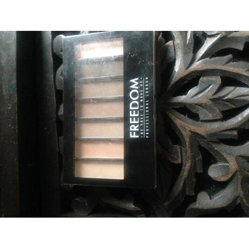 Freedom Makeup London Pro 6, Eyeshadow Palette (Paleta cieni do oczu) - opinie | zdjęcie do recenzji od peszy