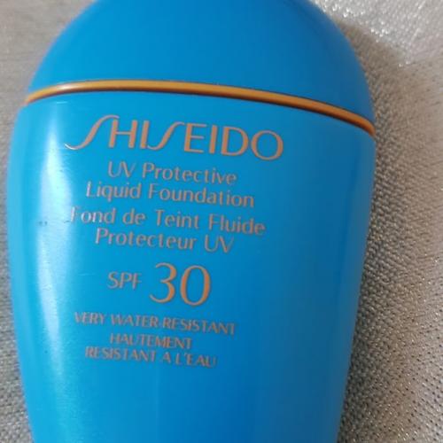 Shiseido UV Protective Liquide Foundation SPF 30 (Długotrwały podkład ochronny w płynie (nowa wersja)) - opinie | zdjęcie do recenzji od AgaB1998