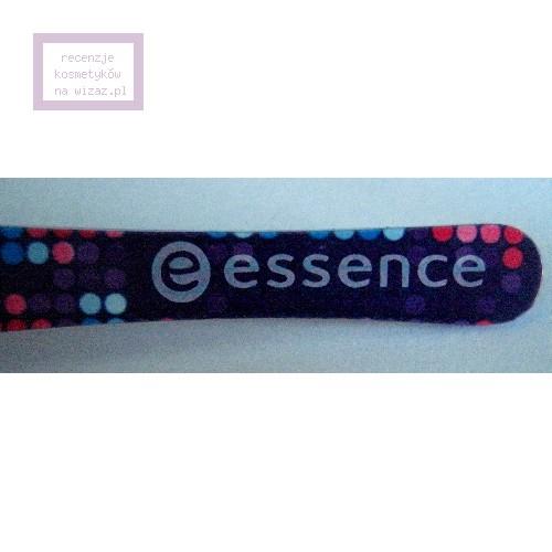 Essence Eyebrow Tweezer (Pęseta do brwi) - opinie | zdjęcie do recenzji od Robaczywka - 1
