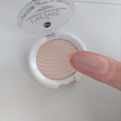 Bell Perfect, Strobing Highlighter (Rozświetlacz do twarzy i ciała) - opinie | zdjęcie do recenzji od Sandra1826