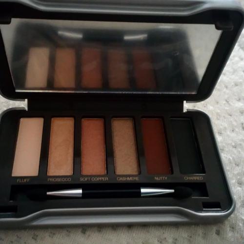 Absolute New York Icon Mini, Eyeshadow Palette Gold Glitz (Paleta mini cieni do powiek) - opinie | zdjęcie do recenzji od MadziaBanaszak - 1