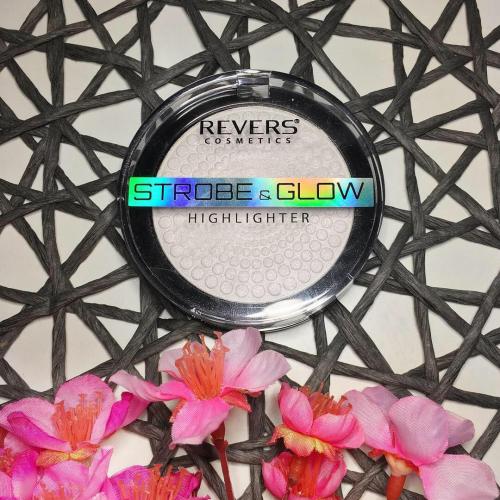 Revers Cosmetics Strobe & Glow Highlighter (Puder rozświetlający) - opinie | zdjęcie do recenzji od xjuulix - 1