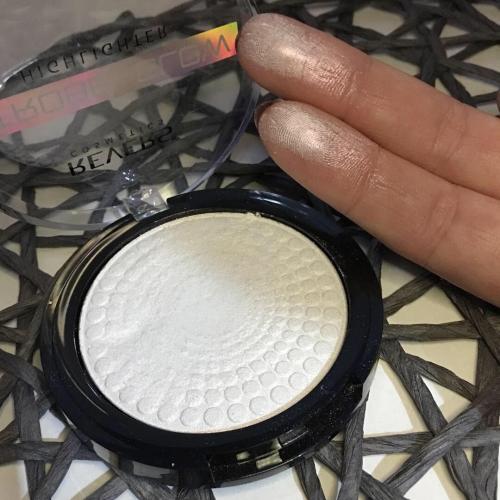 Revers Cosmetics Strobe & Glow Highlighter (Puder rozświetlający) - opinie | zdjęcie do recenzji od xjuulix - 2