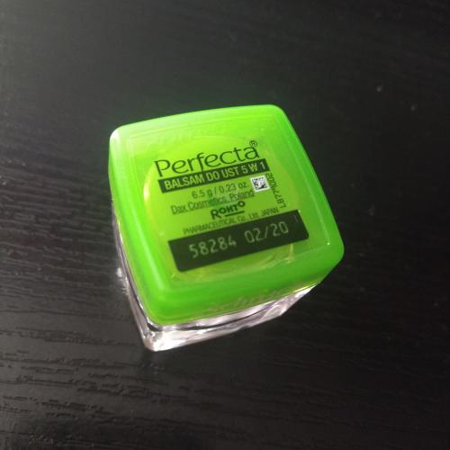 Perfecta Softlips Cube,  Balsam do ust 5 w 1 SPF 15 'Coconut cream' - opinie | zdjęcie do recenzji od joaska1992 - 2