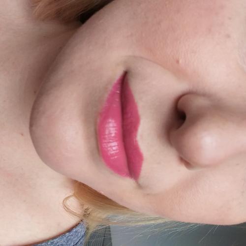 Essence Color Up Shine On Lipstick (Błyszcząca pomadka do ust) - opinie | zdjęcie do recenzji od Martynamajowa - 2
