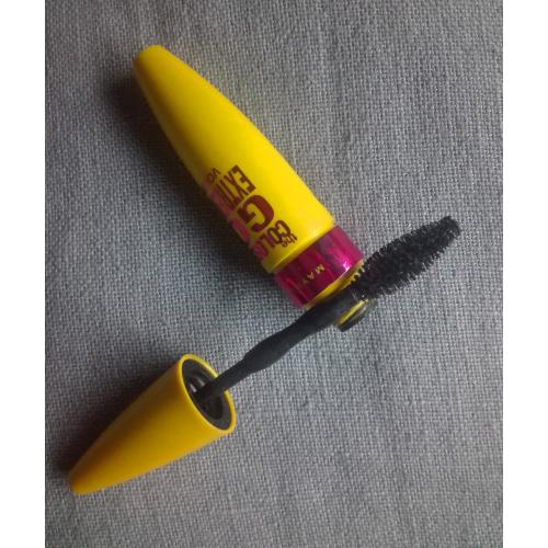 Maybelline New York The Colossal, Go Extreme Mascara (Ekstremalnie pogrubiający tusz do rzęs) - opinie | zdjęcie do recenzji od ev6 - 1