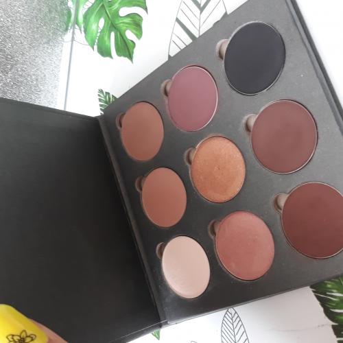 Kobo Professional 9x Eyeshadow Palette 1 Light Smoky (Paleta 9 cieni do powiek) - opinie | zdjęcie do recenzji od Ewelinaw28