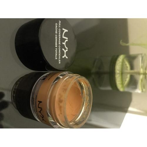 NYX Professional Makeup Concealer Jar (Korektor kryjący w słoiczku) - opinie | zdjęcie do recenzji od Evelyn80