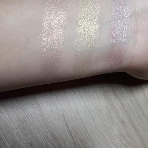 NYX Professional Makeup Love You So Mochi, Highlighting Palette (Rozświetlająca paleta do makijażu) - opinie | zdjęcie do recenzji od hope_in_love15 - 3