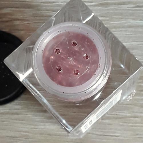 Revolution Beauty (Makeup Revolution) Glitter Bomb (Brokat sypki) - opinie | zdjęcie do recenzji od Hiyori - 2