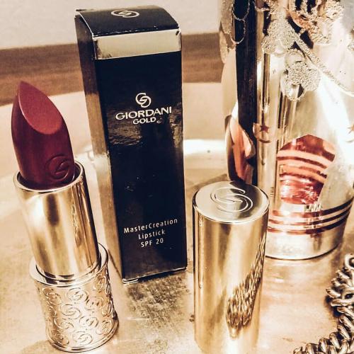 Oriflame Giordani Gold, MasterCreation Lipstick (Pomadka do ust) - opinie | zdjęcie do recenzji od Nathaliee85