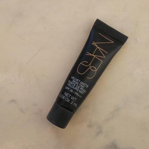 Nars Velvet Matte Skin Tint SPF 30 (Krem koloryzujący) - opinie | zdjęcie do recenzji od MoniaPasi - 1