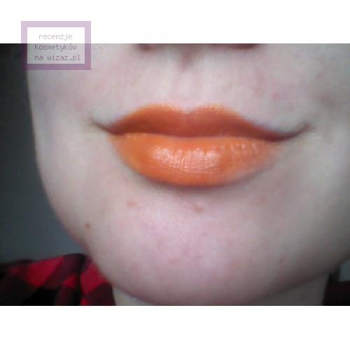 Revolution Beauty (Makeup Revolution) Scandalous Lipstick (Kolorowa szminka do ust) - opinie | zdjęcie do recenzji od Fioletowa_ropucha - 1