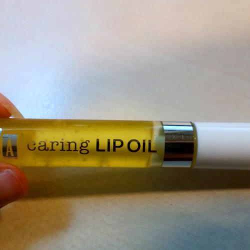 AA Caring Lip Oil Apricot (Upiększający olejek do ust) - opinie | zdjęcie do recenzji od nanichili1