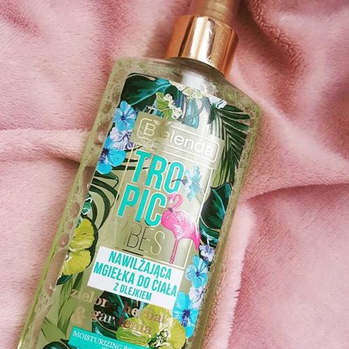 Bielenda Tropic Vibes, Nawilżająca mgiełka zapachowa z olejkiem `Zielona herbata & Gardenia` - opinie | zdjęcie do recenzji od Beautytesting_917
