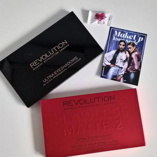 Revolution Beauty (Makeup Revolution) 32 Ultra  Professional Eyeshadows Flawless Matte 2 (Paleta 32 matowych cieni do powiek) - opinie | zdjęcie do recenzji od intermanka - 2