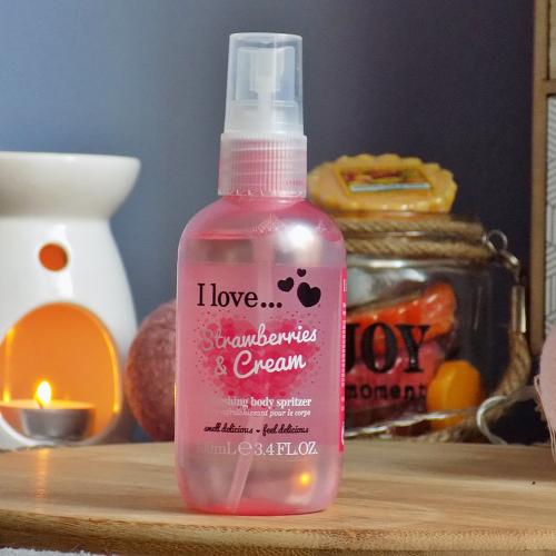 I Love... Cosmetics Strawberries & Cream, Body Spritzer (Mgiełka do ciała o zapachu  truskawek ze śmietanką) - opinie | zdjęcie do recenzji od ksanaru