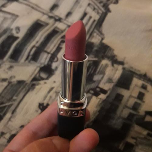 Avon Delicate Matte Lipstick (Szminka matowa) - opinie | zdjęcie do recenzji od katjaaa1989 - 1