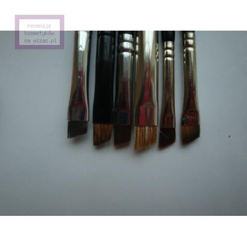 Everyday Minerals Angled Brow & Liner Brush (Pędzel do eyelinera i brwi) - opinie | zdjęcie do recenzji od scrabble1 - 4
